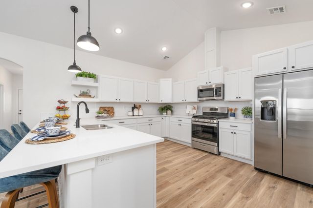 2158 E Elk Ridge Ave, Goddard, KS 67052