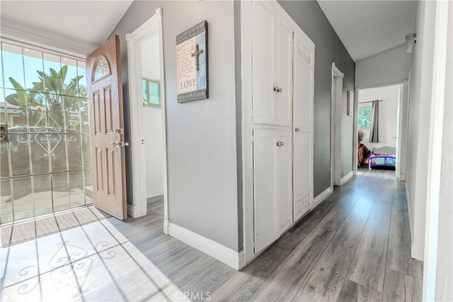 513 Nottingham Avenue, Santa Ana, CA 92703