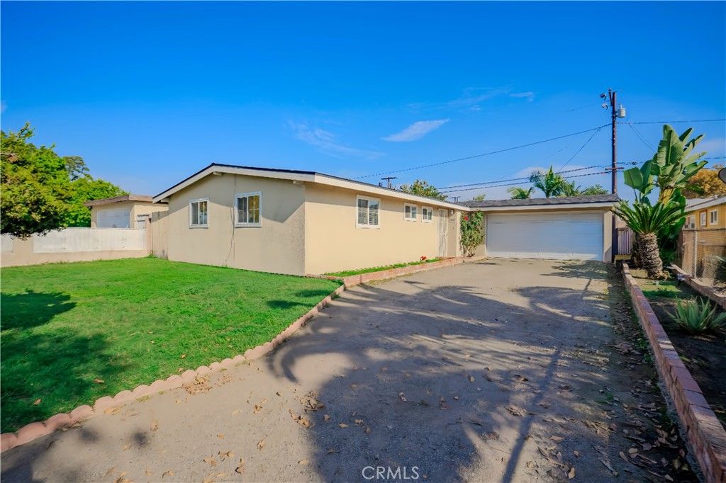 513 Nottingham Avenue, Santa Ana, CA 92703