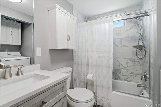 35 Village Circle S, Manorville, NY 11949