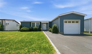 35 Village Circle S, Manorville, NY 11949