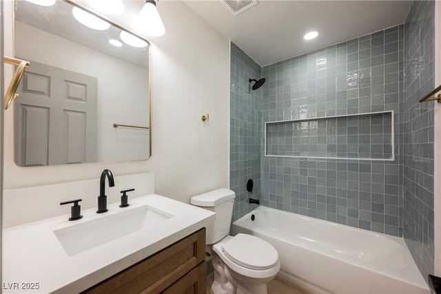 1732 Yellow Rose Street, Las Vegas, NV 89108