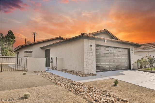 1732 Yellow Rose Street, Las Vegas, NV 89108