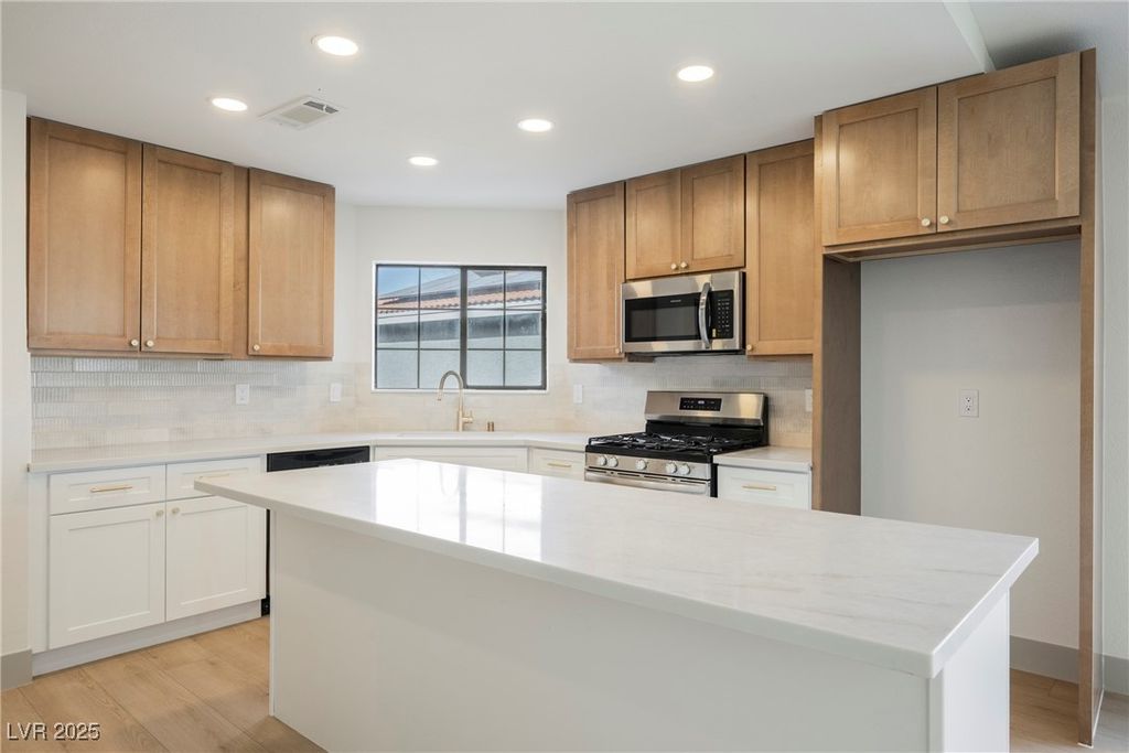 1732 Yellow Rose Street, Las Vegas, NV 89108