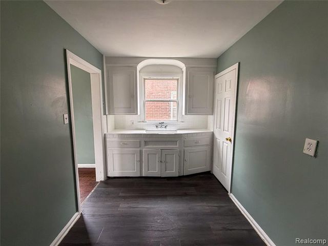 15456 Saratoga Street, Detroit, MI 48205