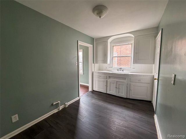 15456 Saratoga Street, Detroit, MI 48205