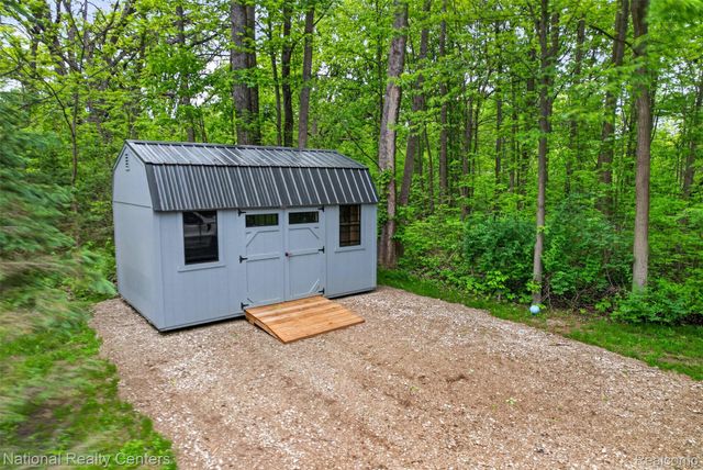 7782 Golf Club Road, Genoa Township, MI 48843