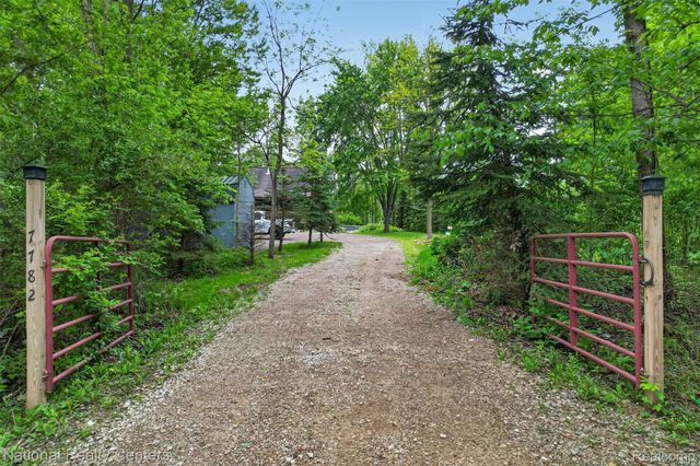 7782 Golf Club Road, Genoa Township, MI 48843