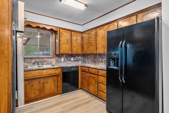 309 Lakeside Road, Hot Springs, AR 71901