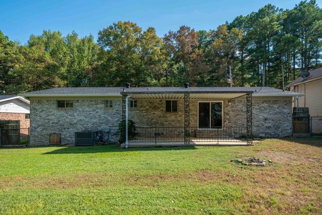 309 Lakeside Road, Hot Springs, AR 71901
