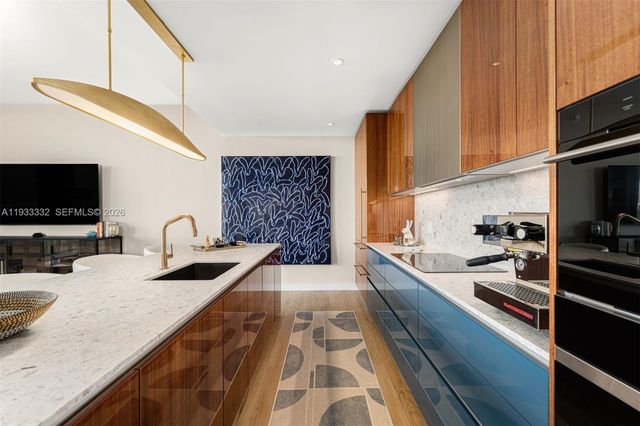 2678 Tigertail Ave 702, Miami, FL 33133