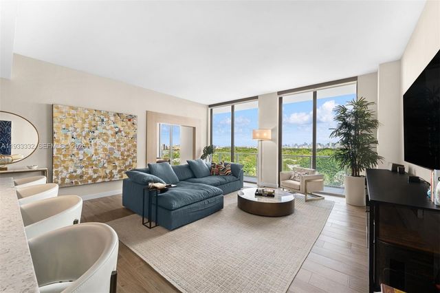 2678 Tigertail Ave 702, Miami, FL 33133