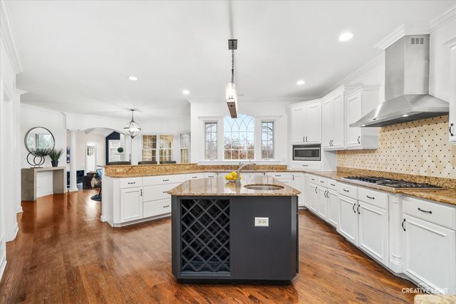 6N499 Brookhaven Lane, St. Charles, IL 60175