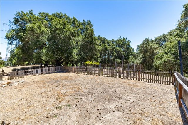 7905 San Gregorio Road, Atascadero, CA 93422