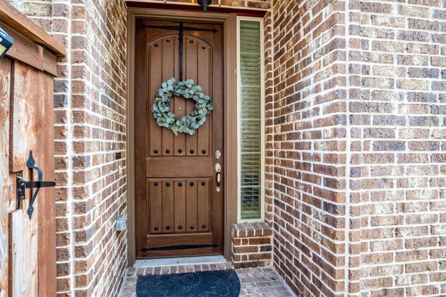 2459 Embleton Drive, Lewisville, TX 75067