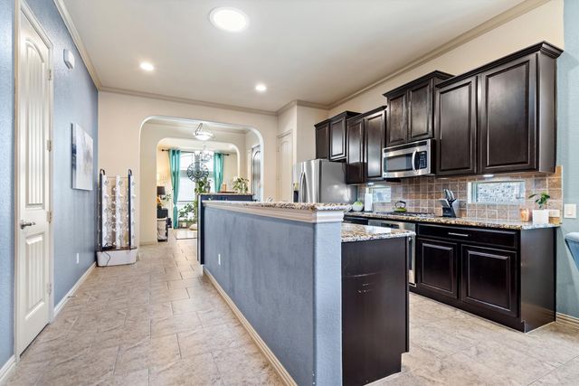 2459 Embleton Drive, Lewisville, TX 75067