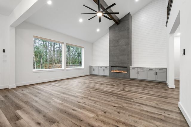 245 E Blue Heron Drive, Montgomery, TX 77316