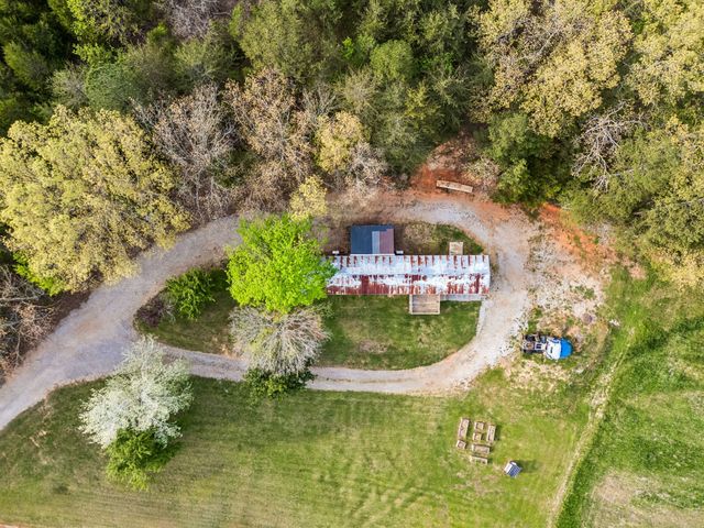 1033 Pollard Rd, Walling, TN 38587