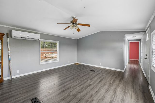 1033 Pollard Rd, Walling, TN 38587