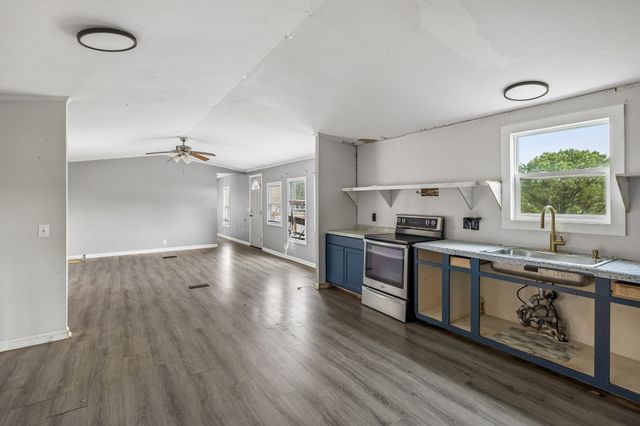 1033 Pollard Rd, Walling, TN 38587