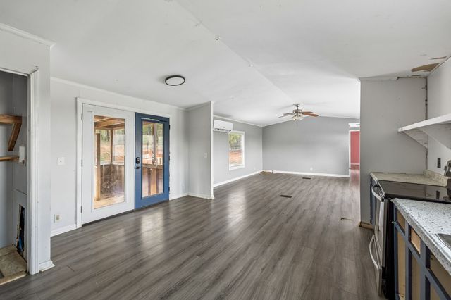 1033 Pollard Rd, Walling, TN 38587