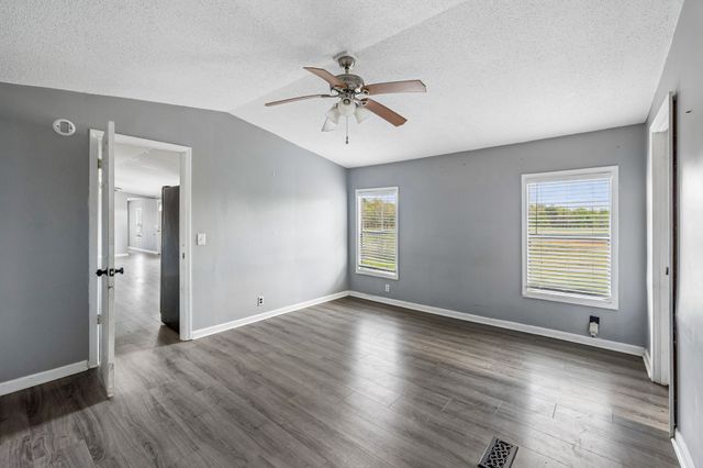 1033 Pollard Rd, Walling, TN 38587