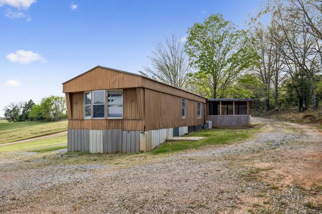 1033 Pollard Rd, Walling, TN 38587