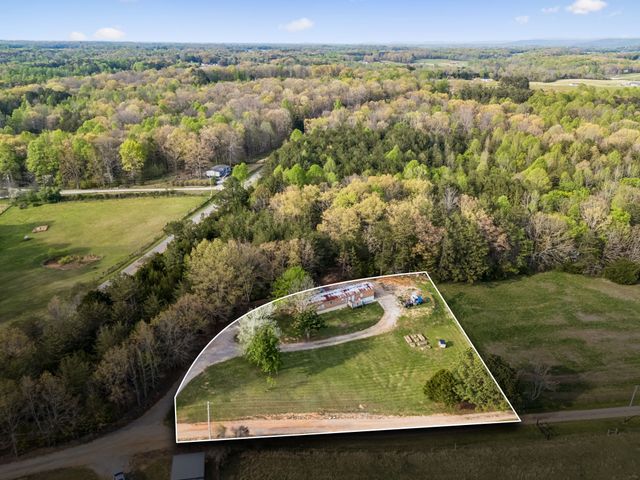 1033 Pollard Rd, Walling, TN 38587