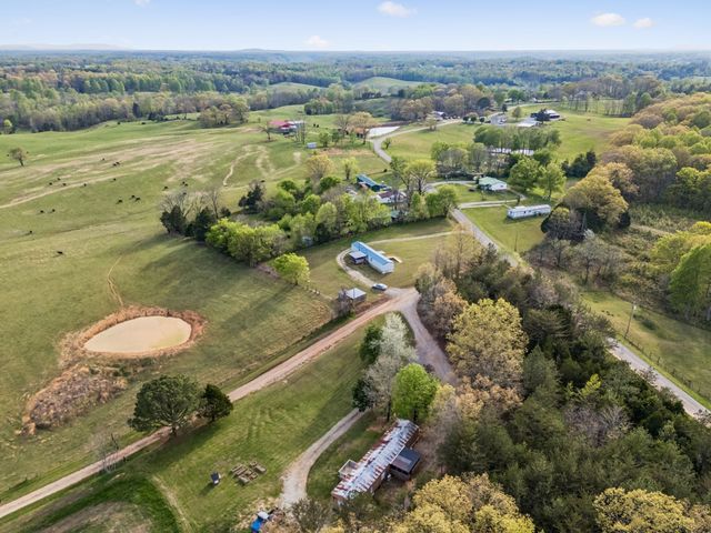 1033 Pollard Rd, Walling, TN 38587