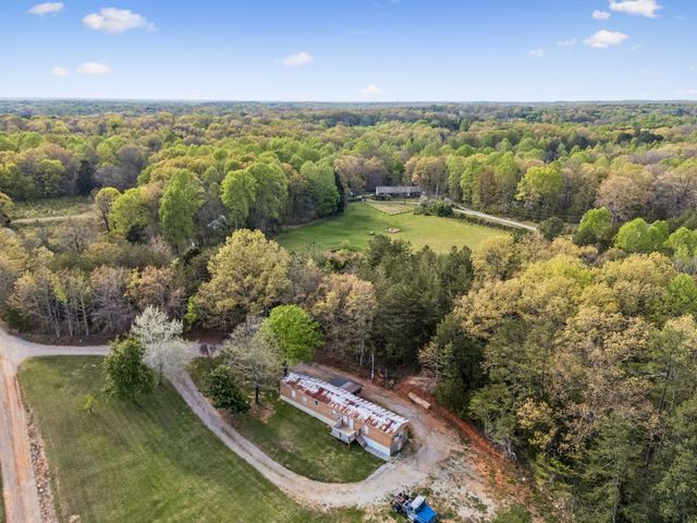 1033 Pollard Rd, Walling, TN 38587