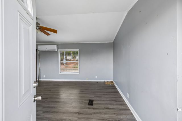 1033 Pollard Rd, Walling, TN 38587