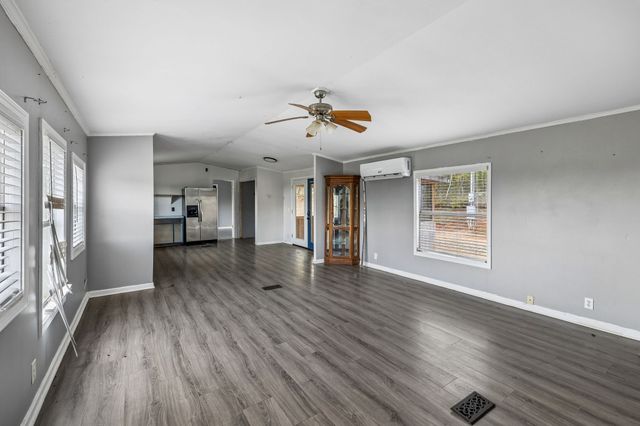 1033 Pollard Rd, Walling, TN 38587