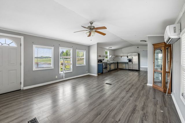 1033 Pollard Rd, Walling, TN 38587