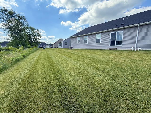 10284 Swan Lake Circle, Ypsilanti, MI 48197