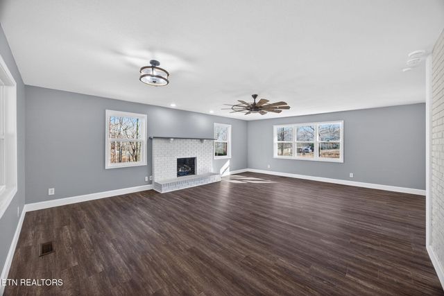 1112 N Shady Lane Loop, Clarkrange, TN 38553