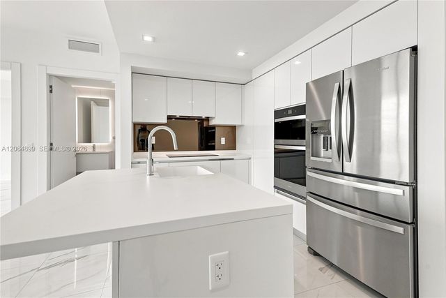 1179 E Hallandale Boulevard 302, Hallandale Beach, FL 33009