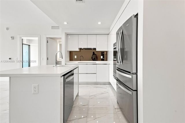 1179 E Hallandale Boulevard 302, Hallandale Beach, FL 33009