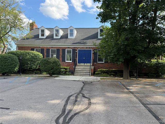 38505 Yarmouth Street, Clinton Township, MI 48038