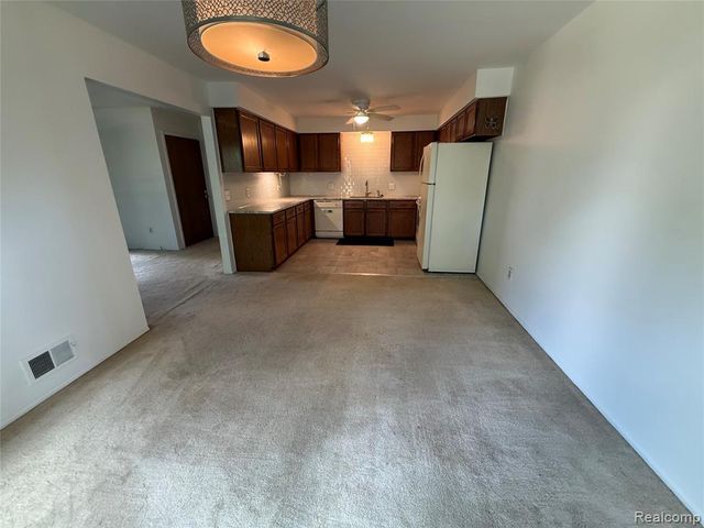 38505 Yarmouth Street, Clinton Township, MI 48038
