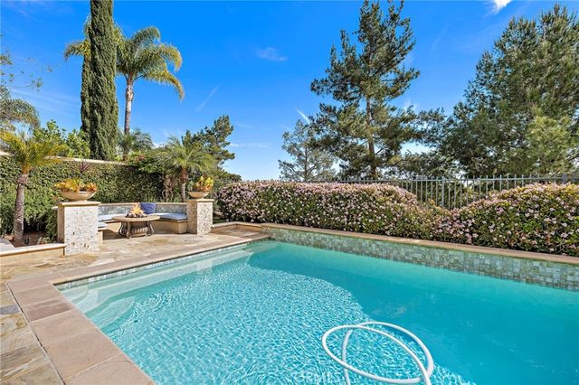 64 Calle Cabrillo, Lake Forest, CA 92610