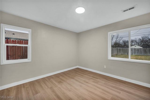 614 Weller, Elyria, OH 44035