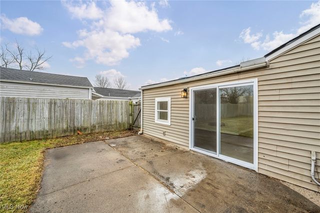 614 Weller, Elyria, OH 44035