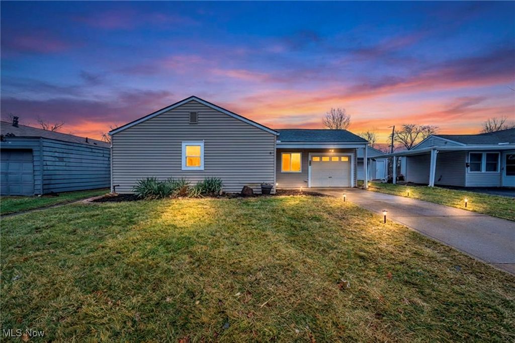 614 Weller, Elyria, OH 44035