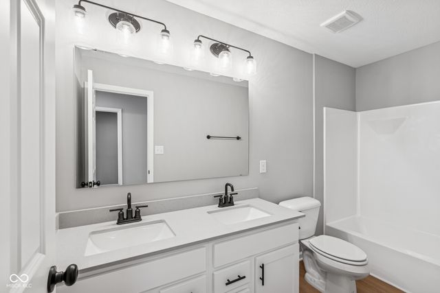 9059 Ambassador Street, Mccordsville, IN 46055