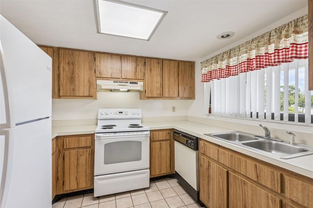 1054 LOTUS COVE COURT 635, Altamonte Springs, FL 32714