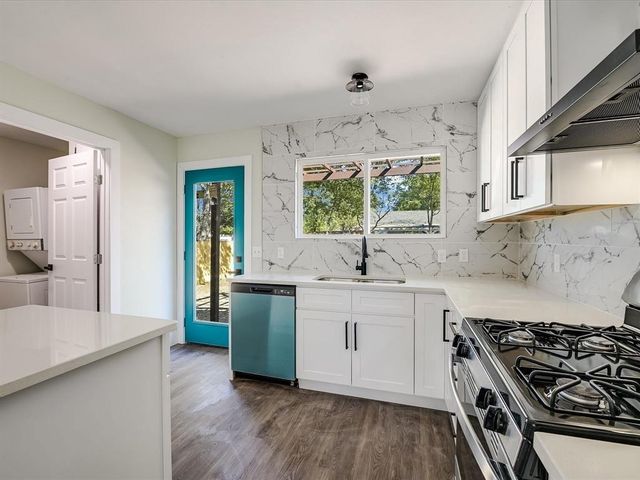 7004 Craybrough CIR, Austin, TX 78724