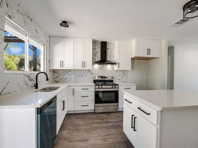 7004 Craybrough CIR, Austin, TX 78724