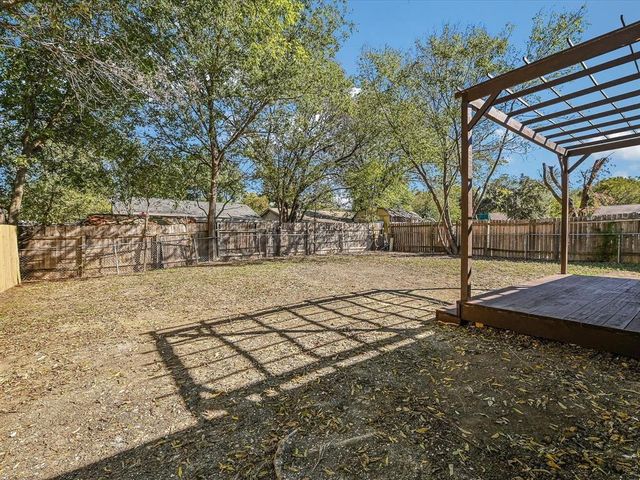 7004 Craybrough CIR, Austin, TX 78724