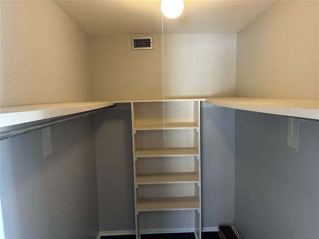 8602 CHAMPLAIN COURT 88, Tampa, FL 33614