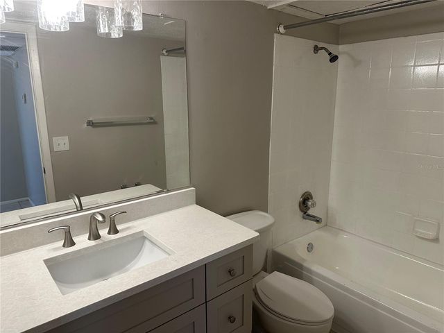 8602 CHAMPLAIN COURT 88, Tampa, FL 33614